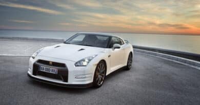 nissan gtr small