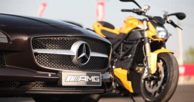 SLS AMG Roadster e Ducati Streetfighter 848, gemelle diverse 6