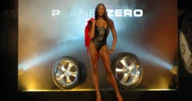 Pirelli Store, inaugurazione con Naomi Campbell e Marco Melandri 5