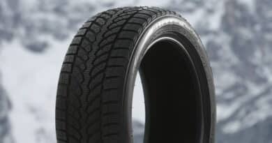 Bridgestone Blizzak LM32