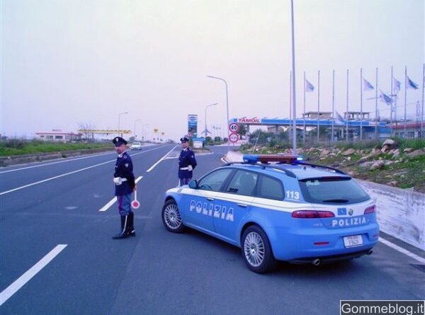 polizia stradale pattuglia