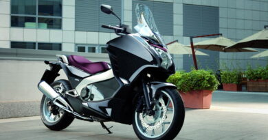 Honda Integra 2012: Prestazioni da moto, Comfort da scooter 1