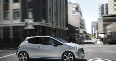 Peugeot 208 "Ice Velvet" Limited Edition 1