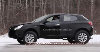 Alfa Romeo SUV o Giulietta “Integrale”: le prime foto spia 3