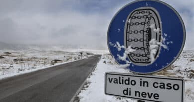 Maltempo Neve. NO senza catene da neve o pneumatici invernali 9