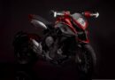 MV Agusta Rivale 800: Scacco matto alle convenzioni