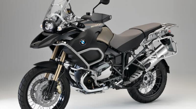 bmw motorrad ti invita sabato 9 e domenica 10 febbraio presso tutta la rete dealer per scoprire la nuova f 800 gt e le edizioni speciali 90 anniversario di r 1200 r r 1200 rt e r 1200 gs adventure p90106691 highres