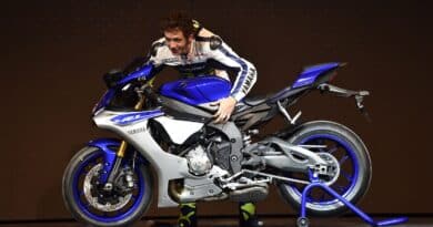 Nuove Yamaha R1 e R1M 2015: Foto Gallery 4