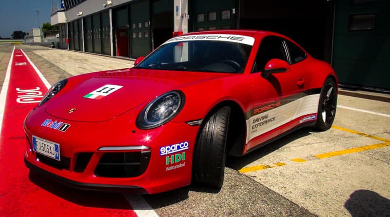 Michelin Pilot Sport Cup 2: Perfezione tra Tecnica e Performance 7