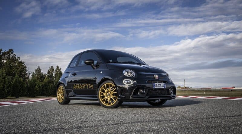 Abarth 695 75 Anniversario 0023