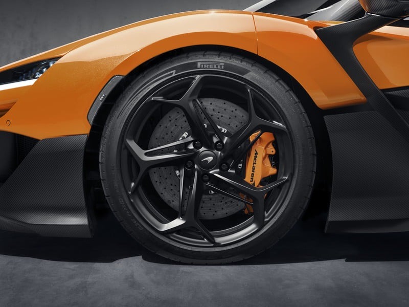 McLaren W1: L’erede rivoluzionaria delle supercar McLaren F1 e P1 2