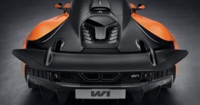 McLaren W1: L’erede rivoluzionaria delle supercar McLaren F1 e P1