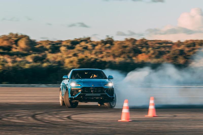 Lamborghini Urus SE - TEST DRIVE dinamico al Nardò Technical Center 1